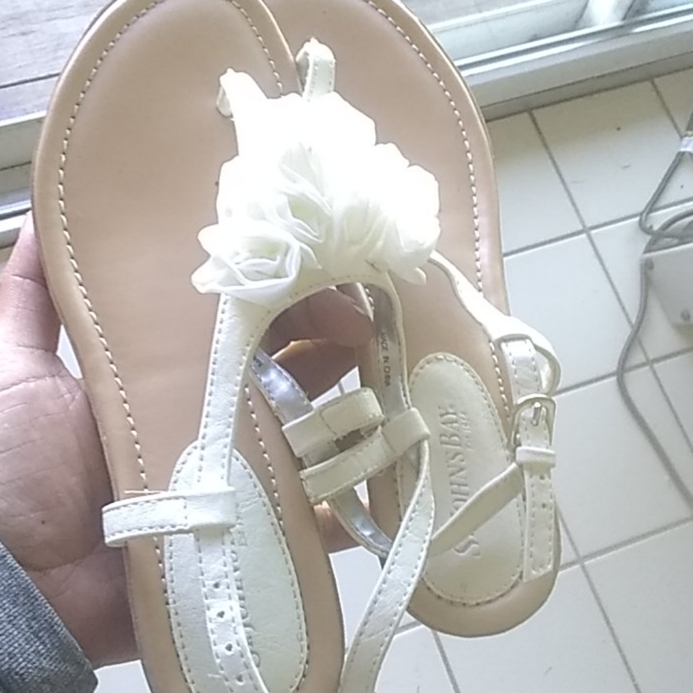 Sandles